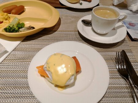 エッグベネディクト